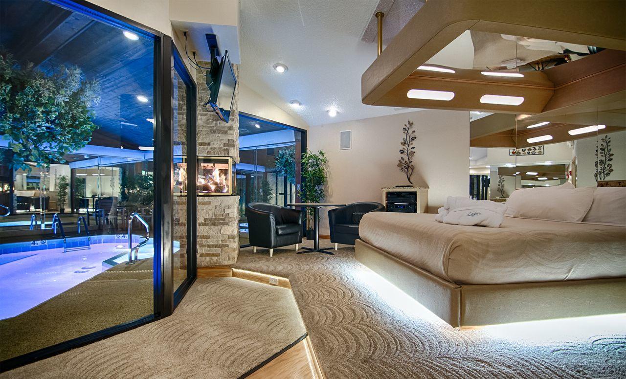 SYBARIS POOL SUITES FRANKFORT - ADULTS ONLY, FRANKFORT